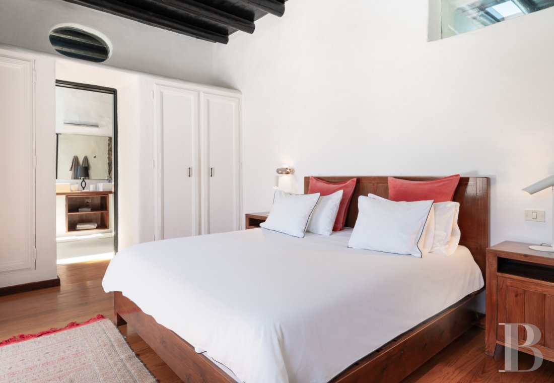 An old finca renovated in a contemporary style on the island of Lanzarote, in the Canary Islands - photo  n°15